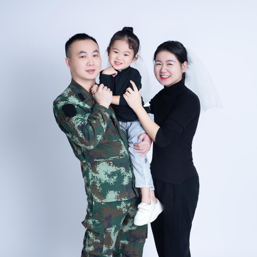 兵哥夫妇在努力