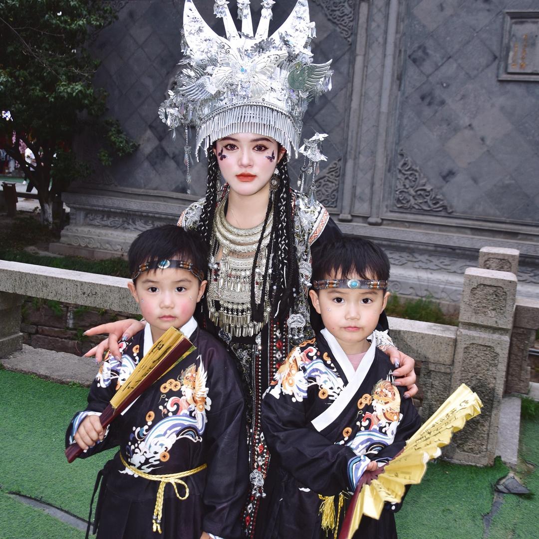 单亲双胞胎妈妈