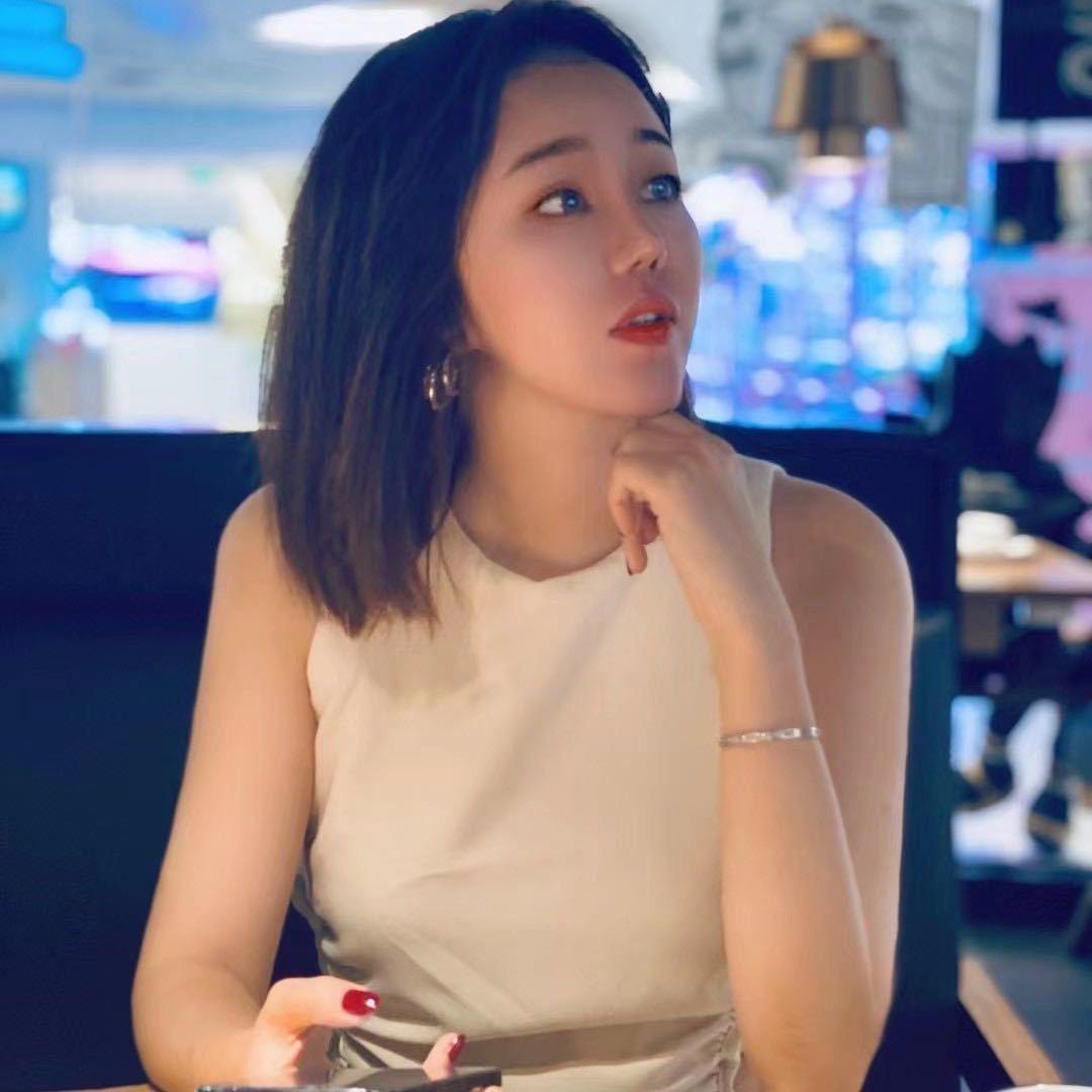 Charis潘潘头像