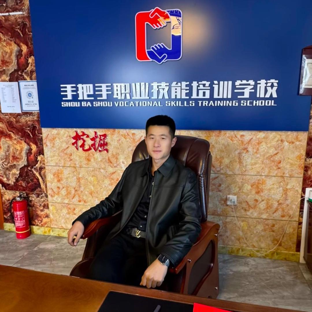 哈尔滨职业挖机培训学校明峰