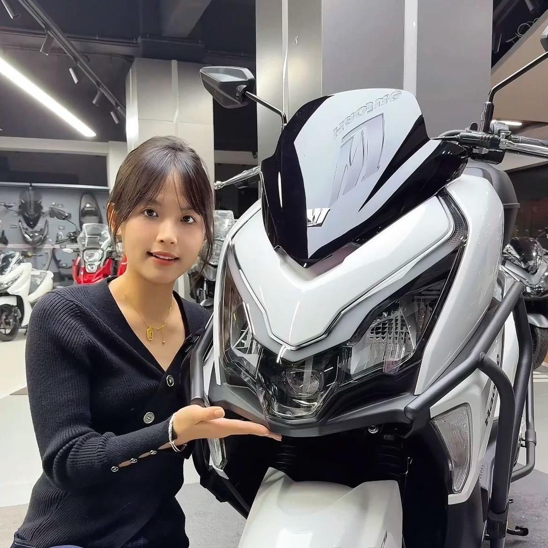 武哥机车月月