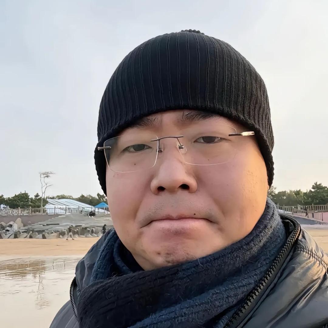 伞兵一号卢本伟