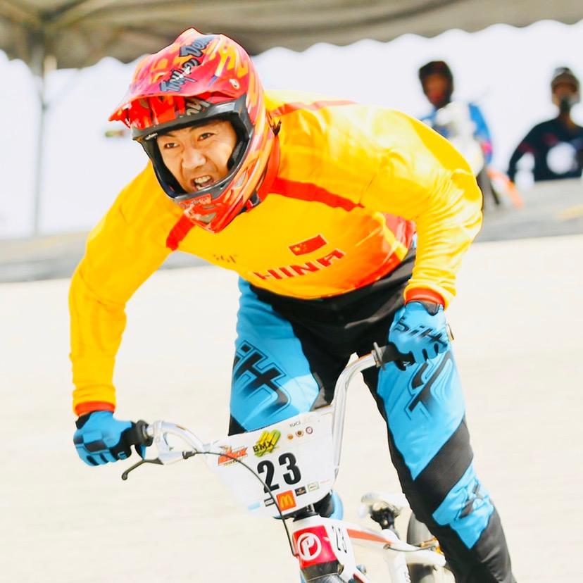 李晓刚