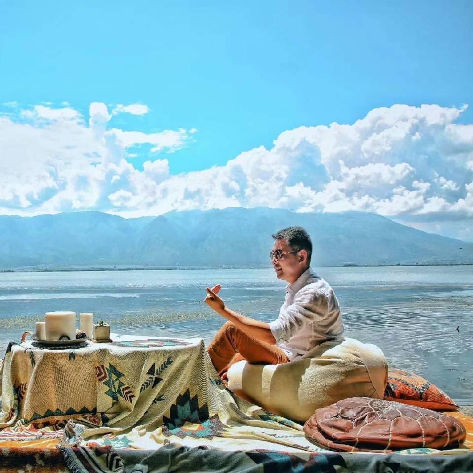 迷彩青春小雷哥