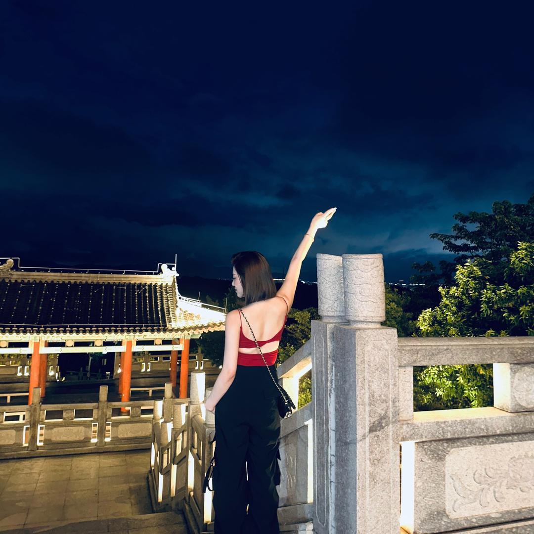 芳芳吖