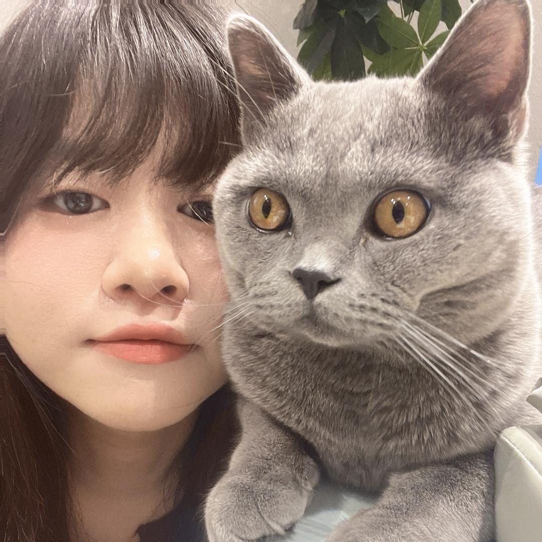 请问果蝠容小姐在嘛