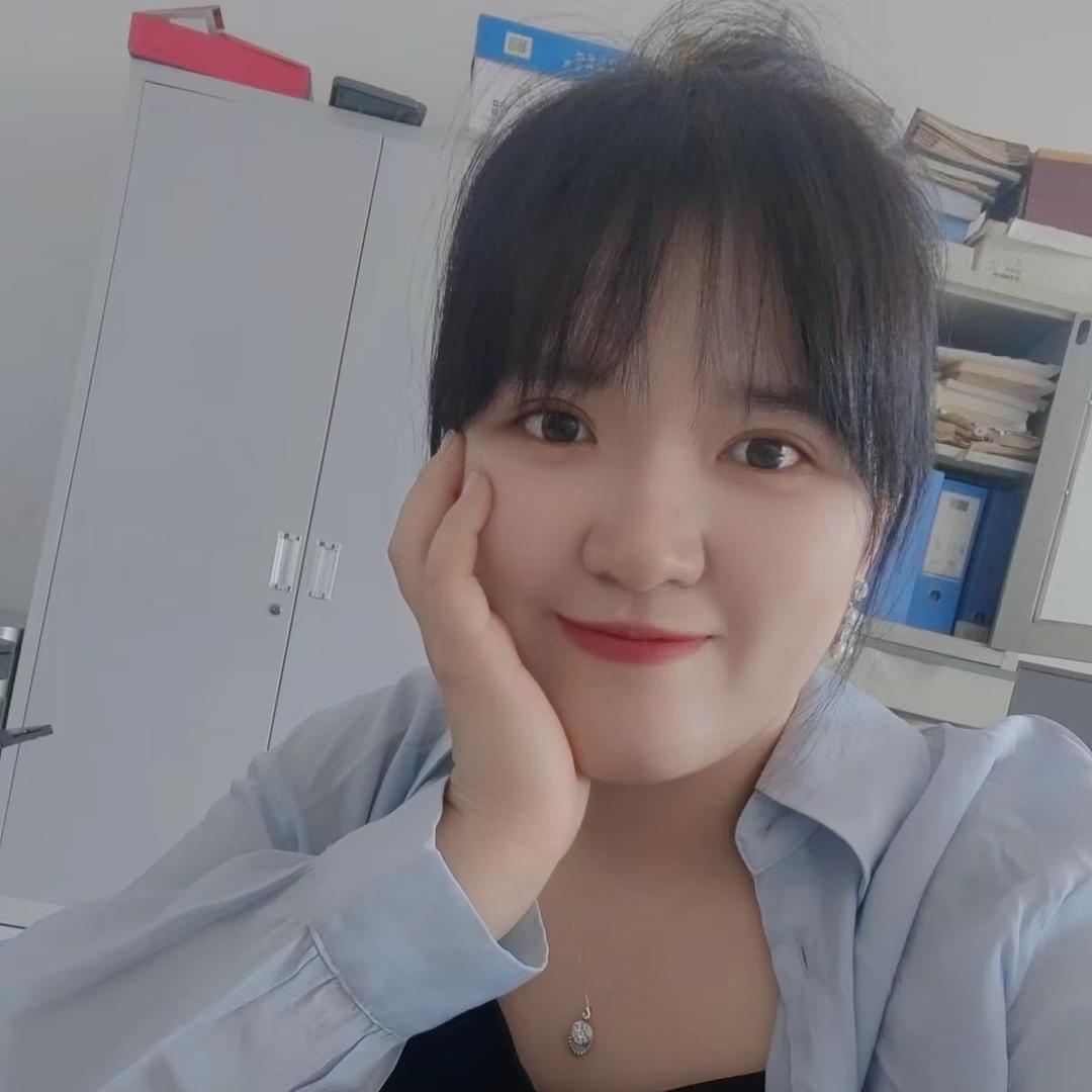 不吃萝卜的肥兔子