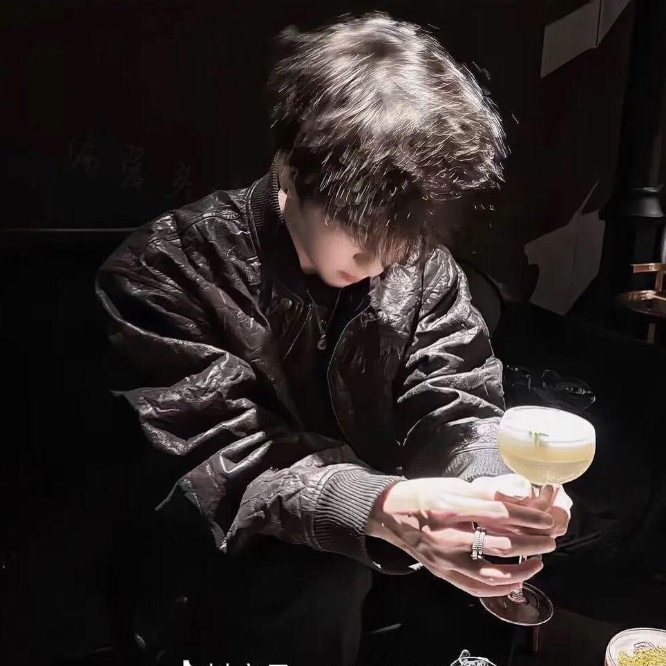 不爱听歌的小洋