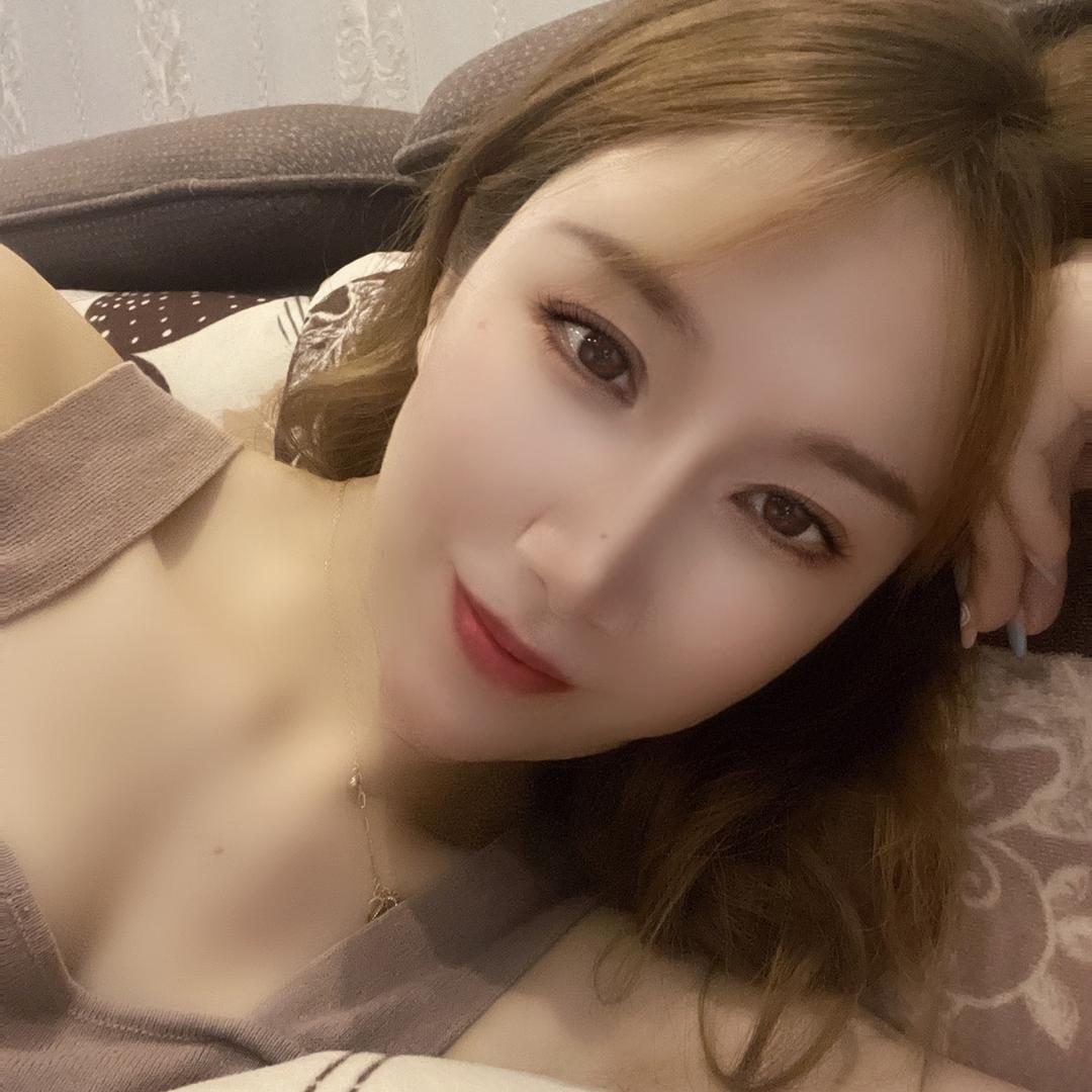 钟祥化妆师（梅子）