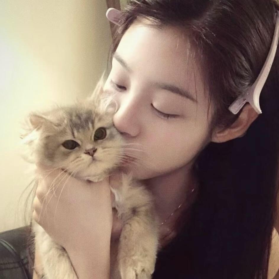 美女只吃三分饱