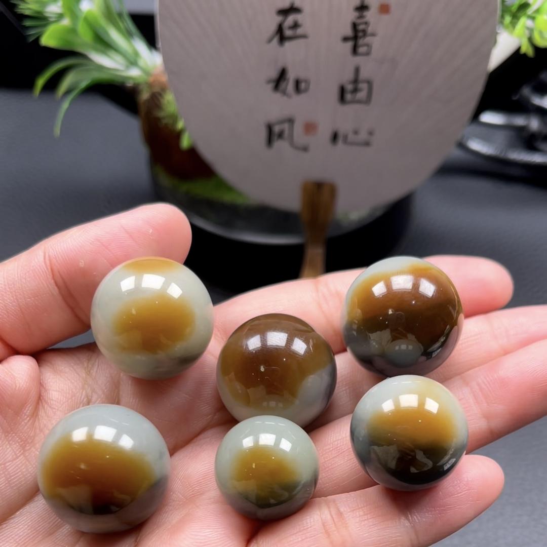 静静和田玉