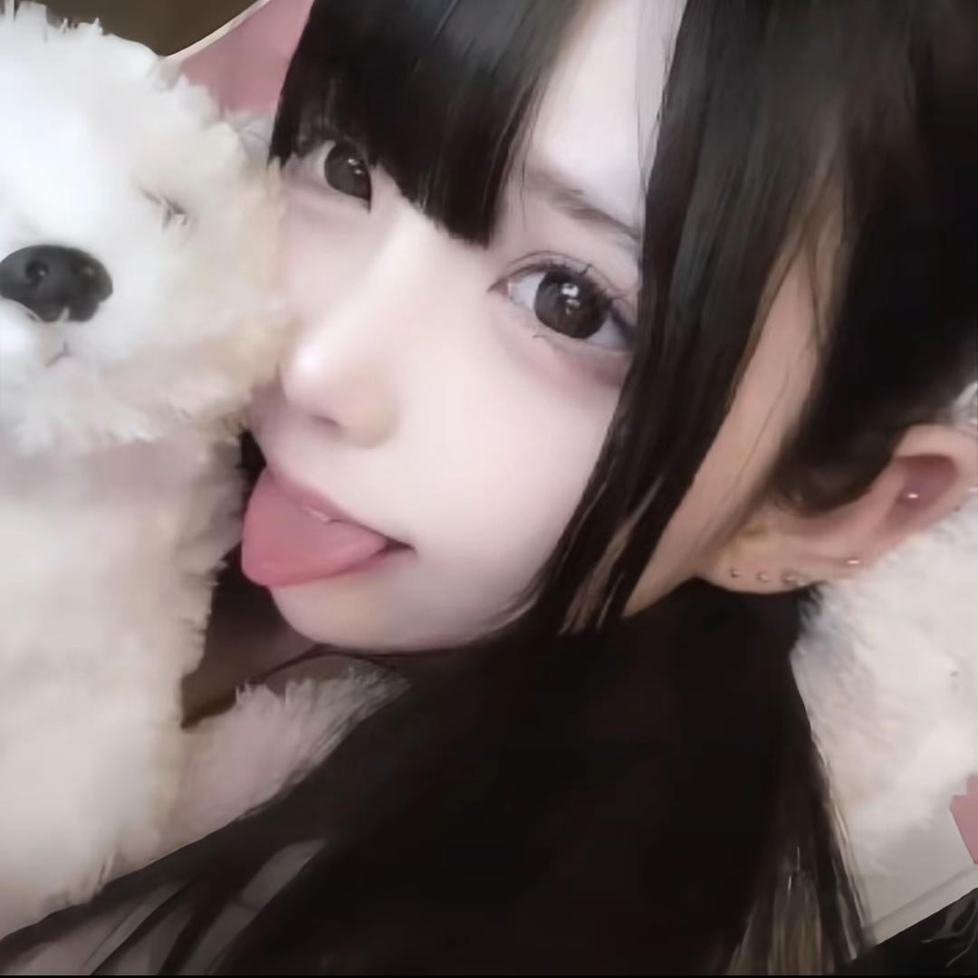 她的泪总把我灼伤