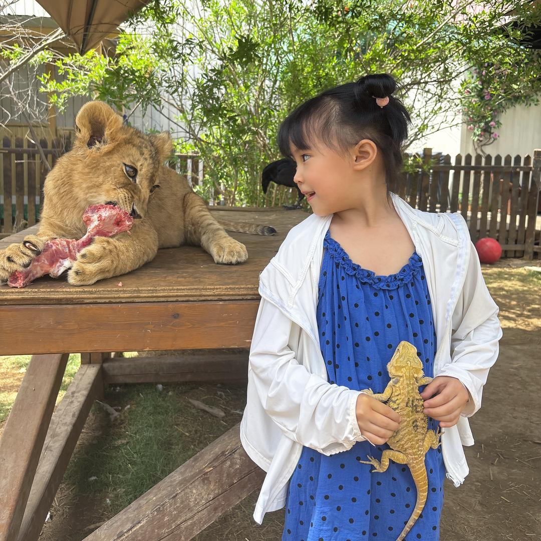 糖果小朋友呀～