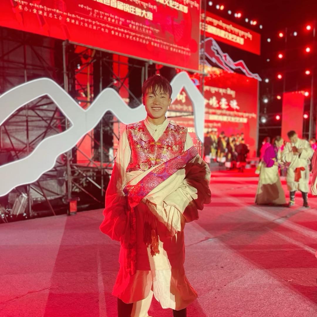 Reng Qing巴丁