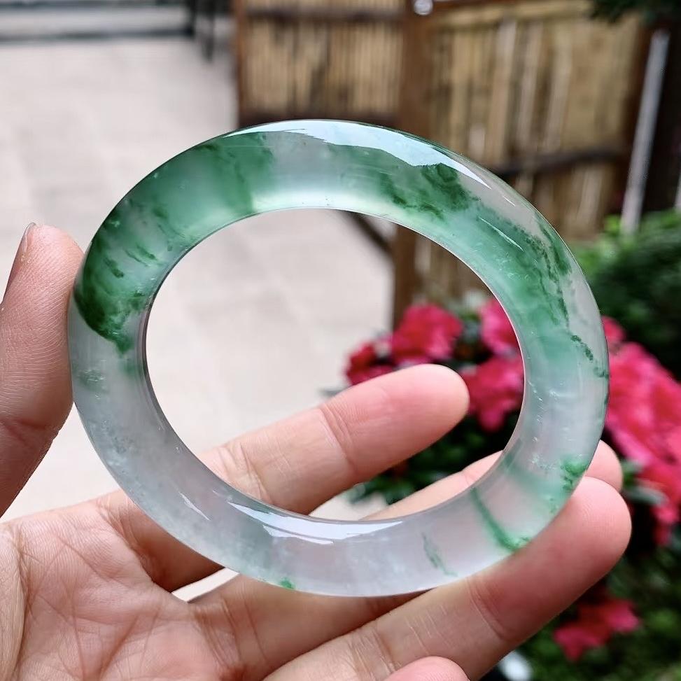 鑫钰翡翠手镯