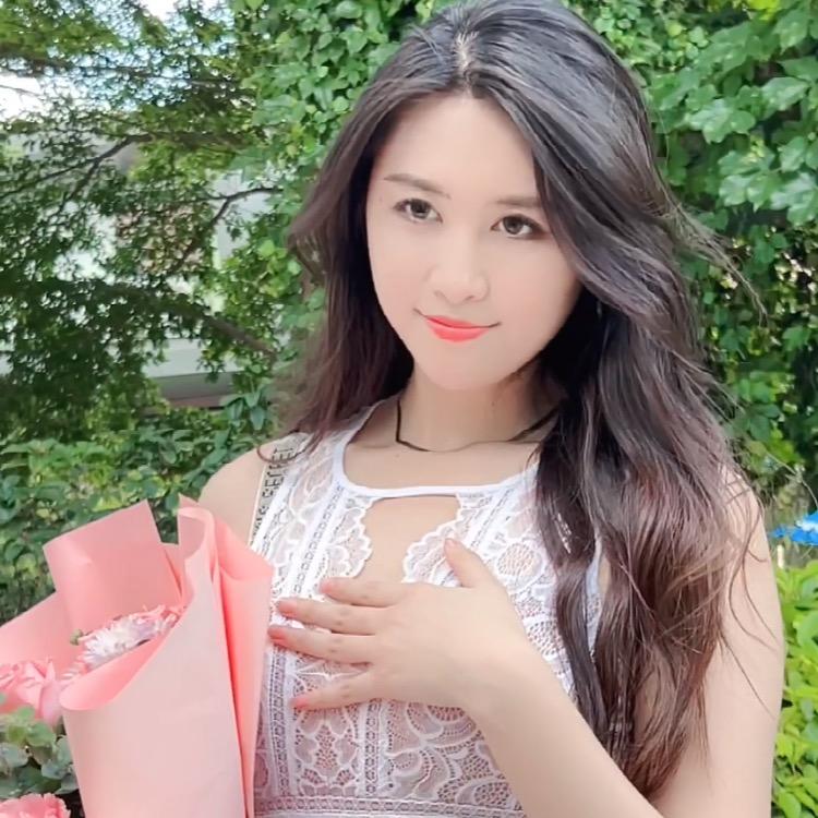 小薇吖
