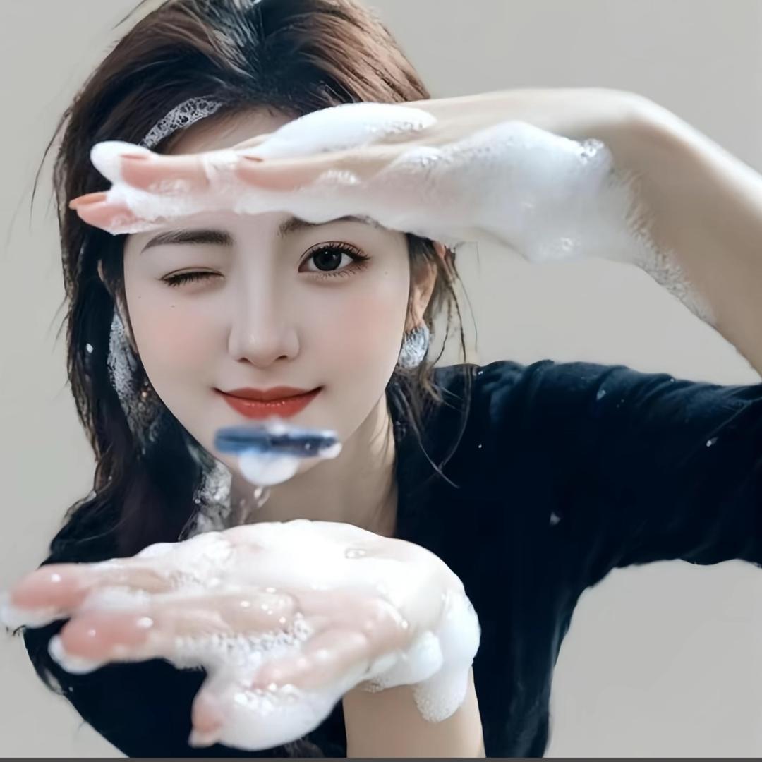 正在努力 💋微笑