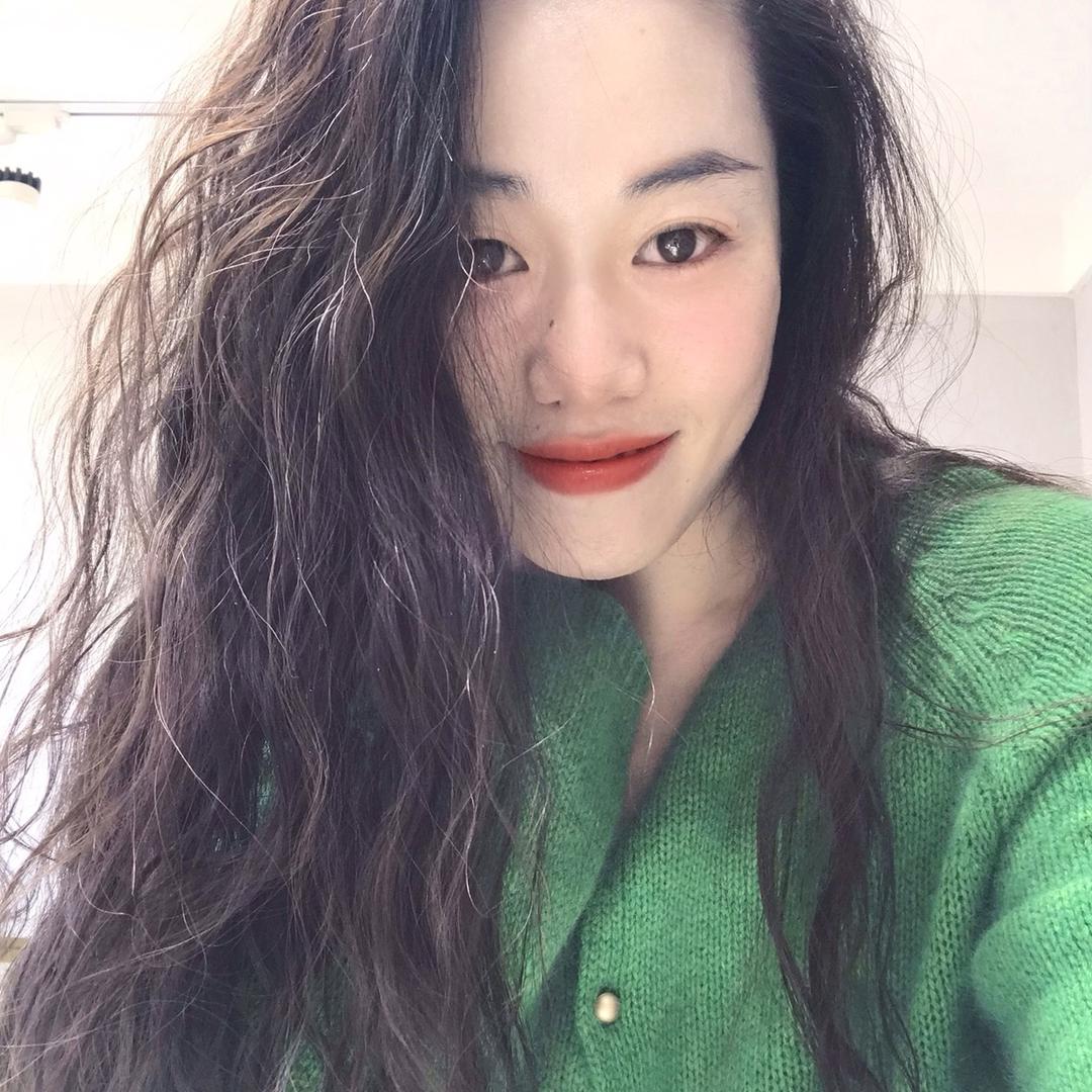 长发及腰子（噶到肩了🤣🤣）