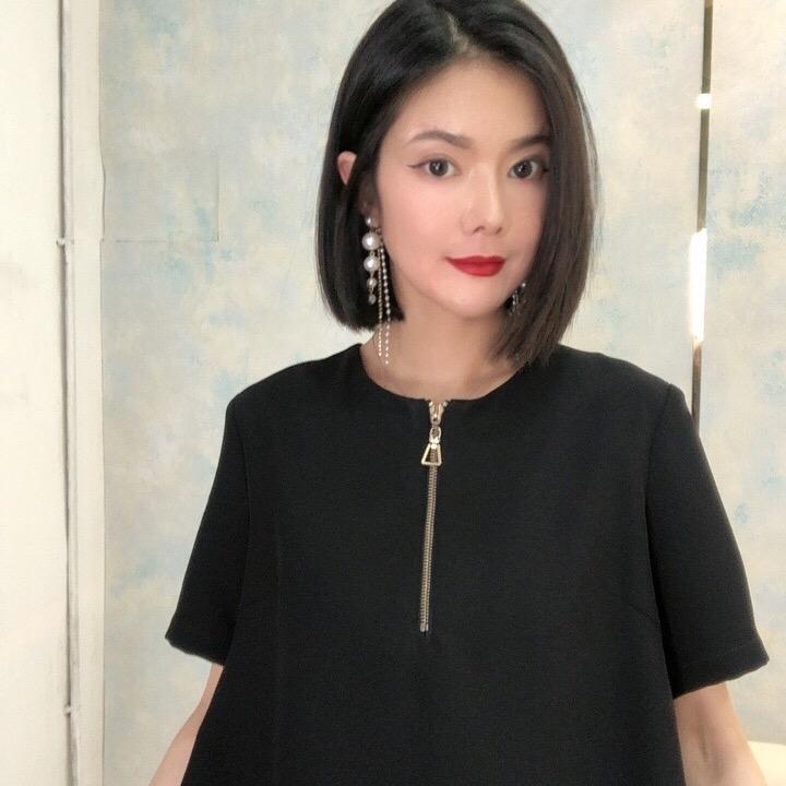 颜佳轻奢微胖女装