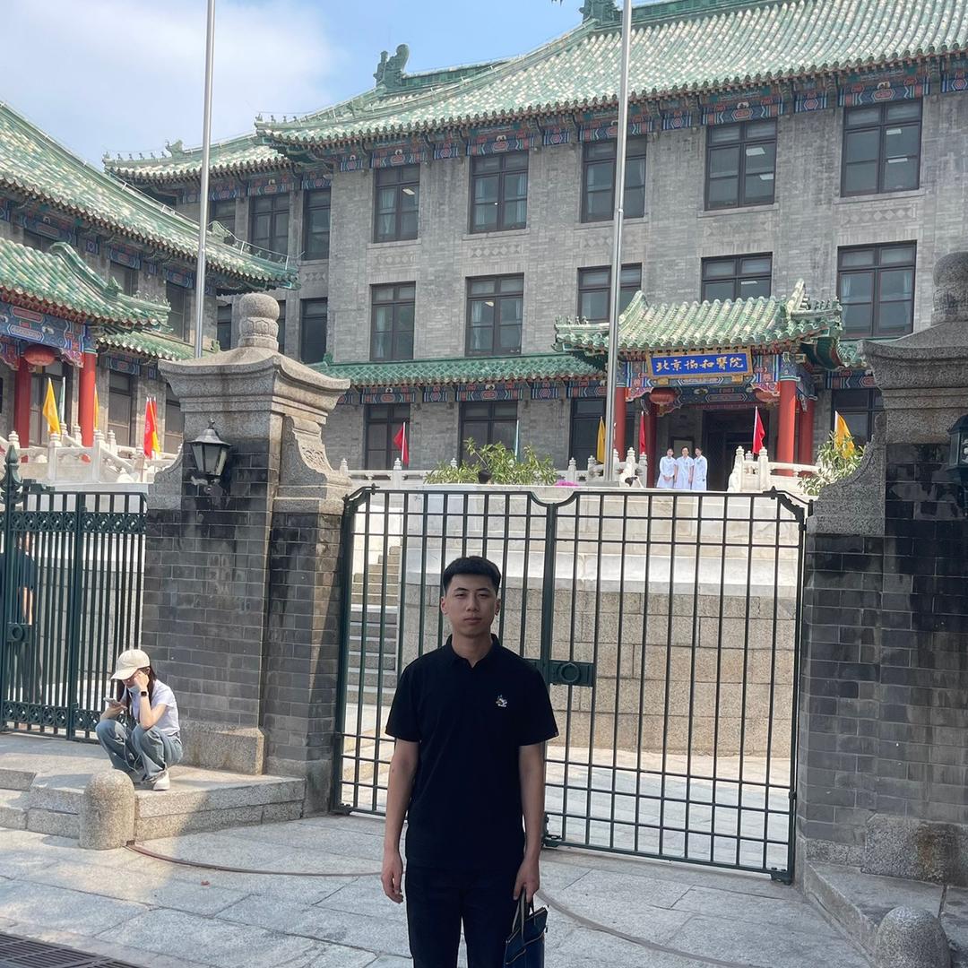 杨鸿泽