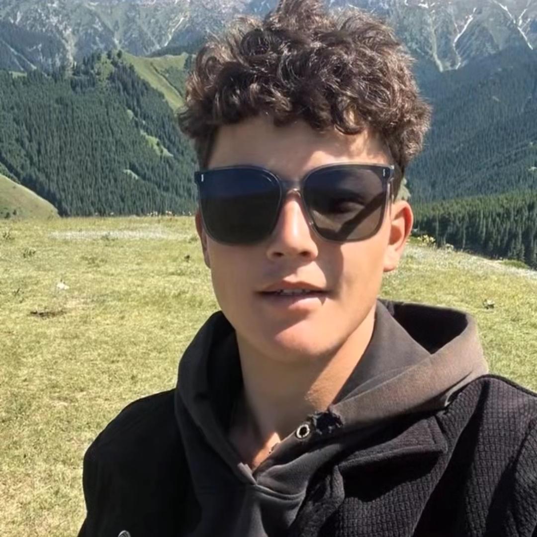 伊犁哈萨克小帅！