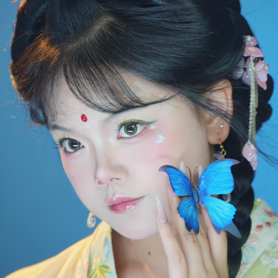 见山群玉