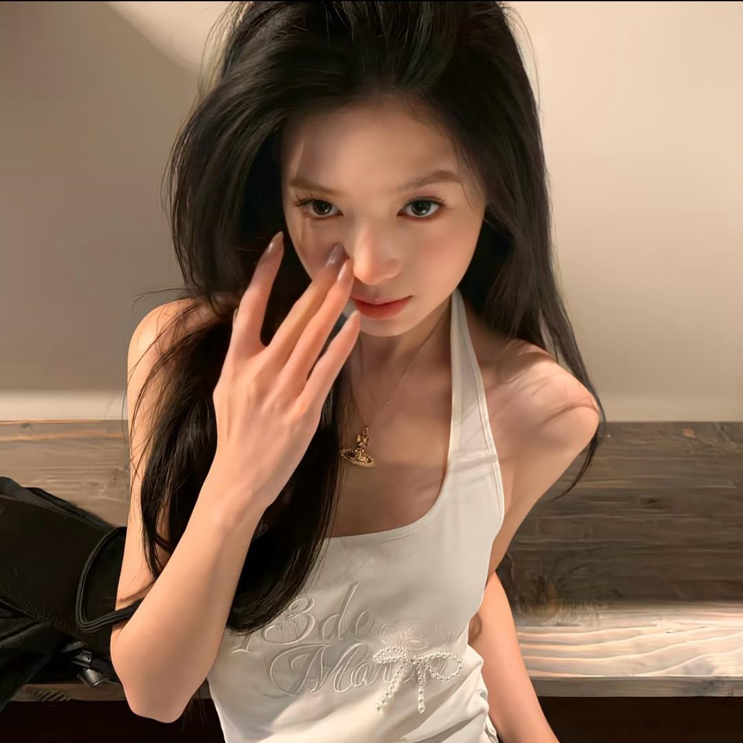 依斐.