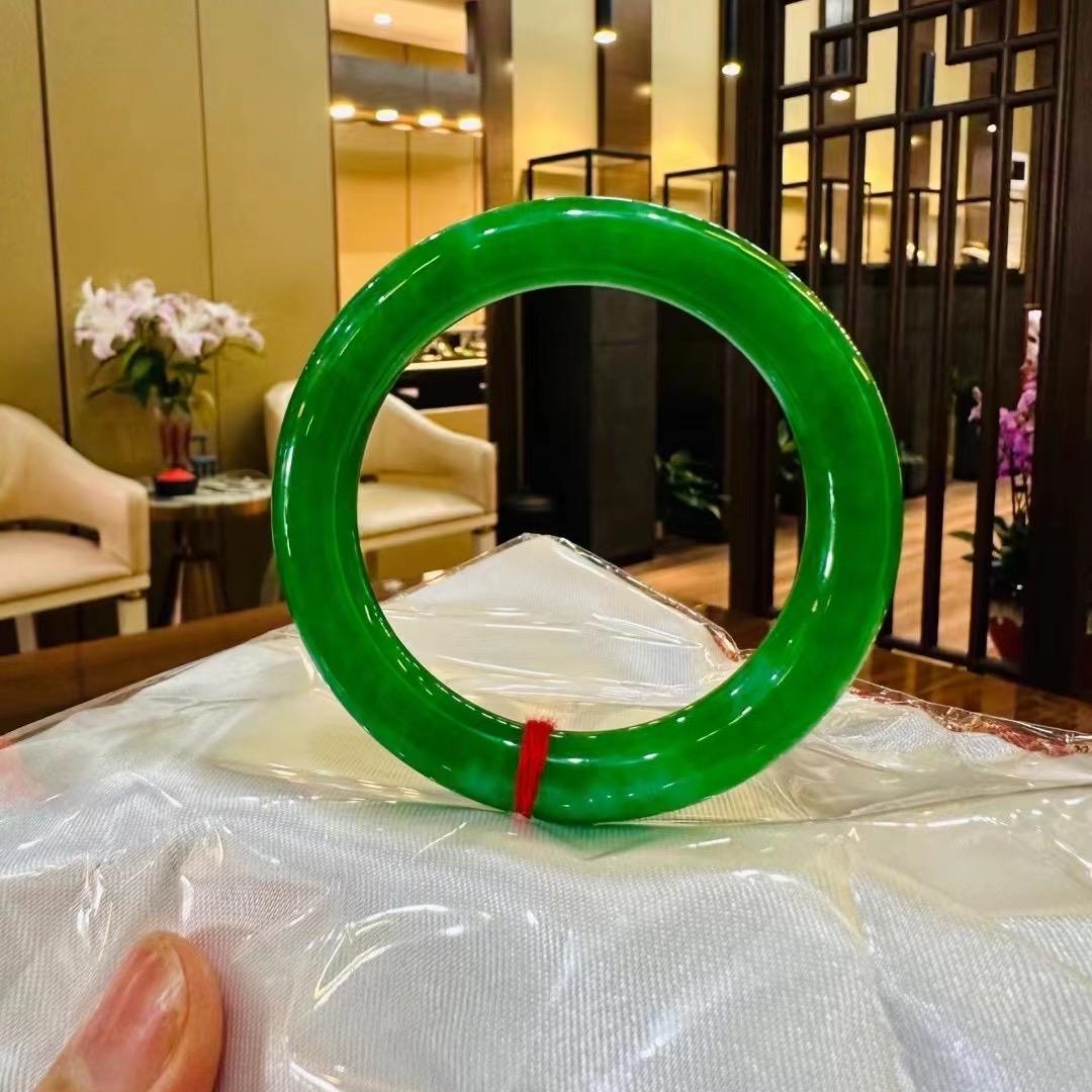 缅甸翡翠手镯甄品
