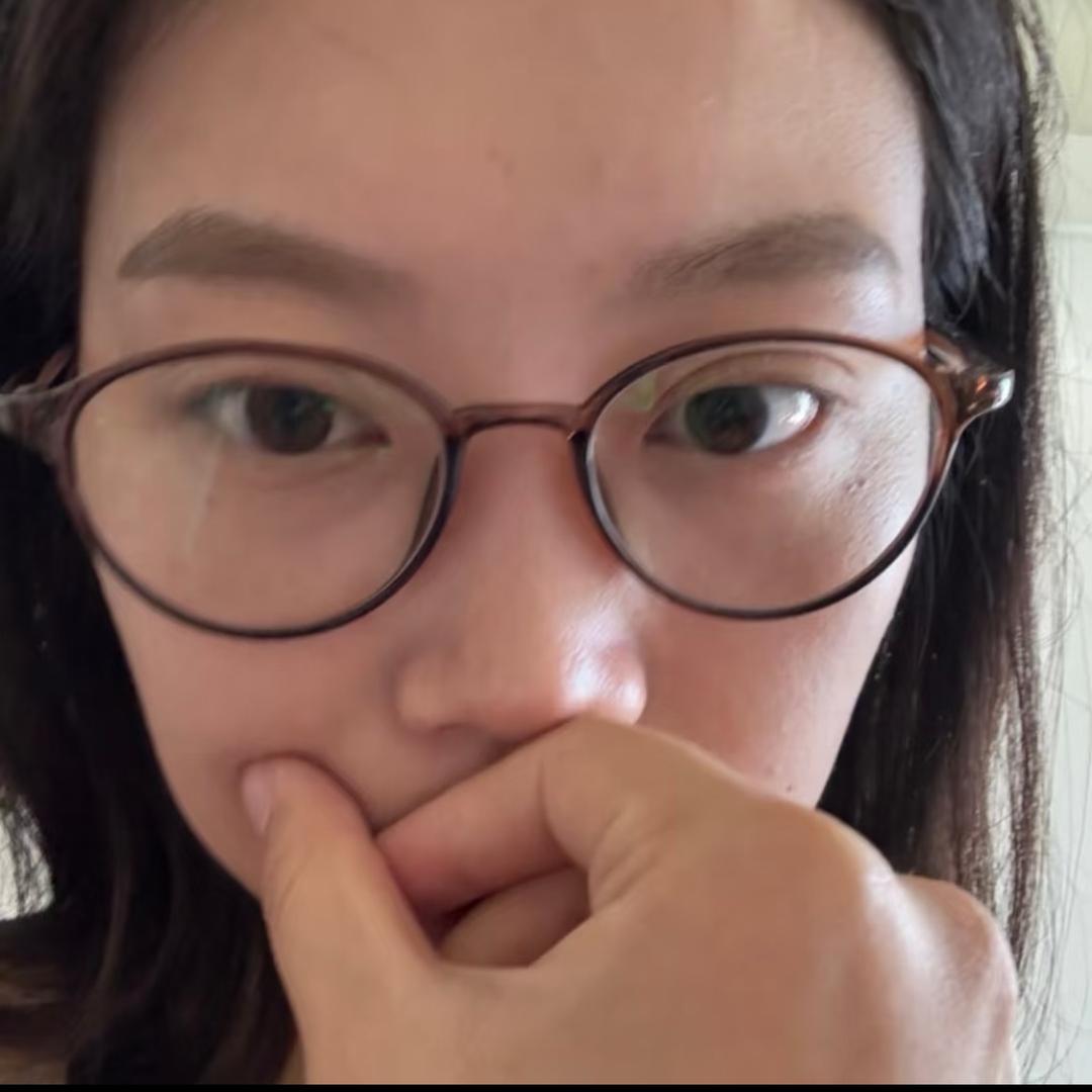 装忧郁被狗追