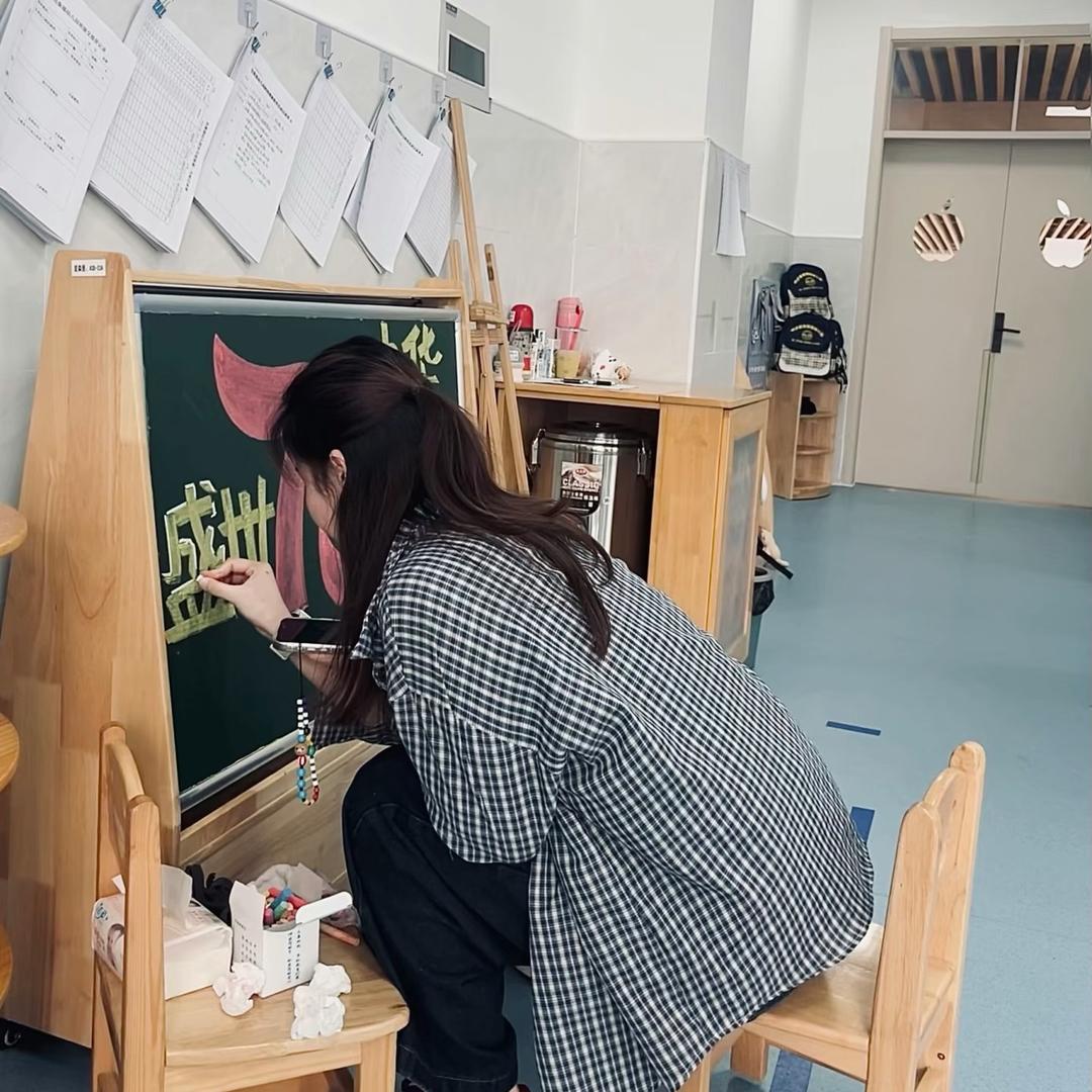 亮月湖幼儿园邱老师
