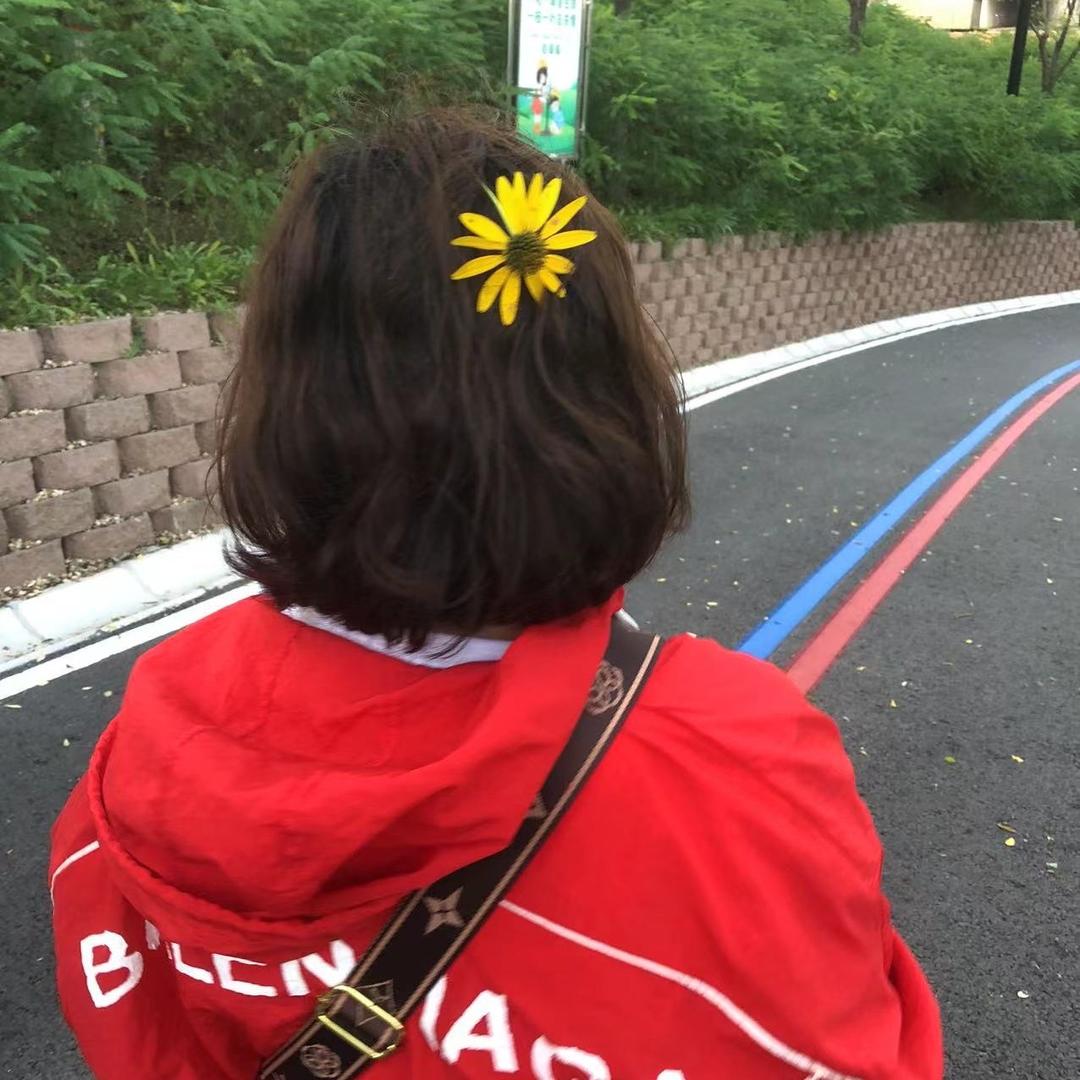 梅梅-