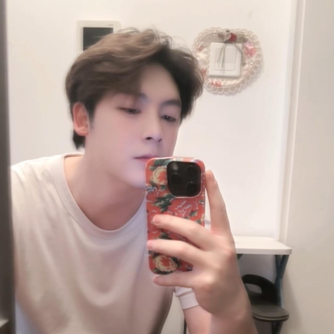 毛毛宇✨.