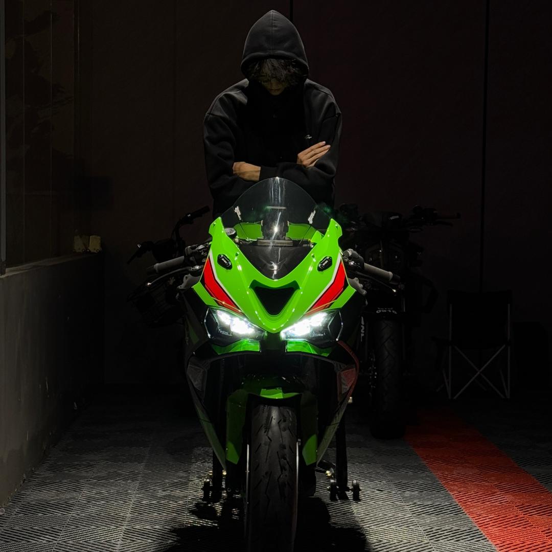 𝑳𝒆𝒘𝒊𝒔 翰