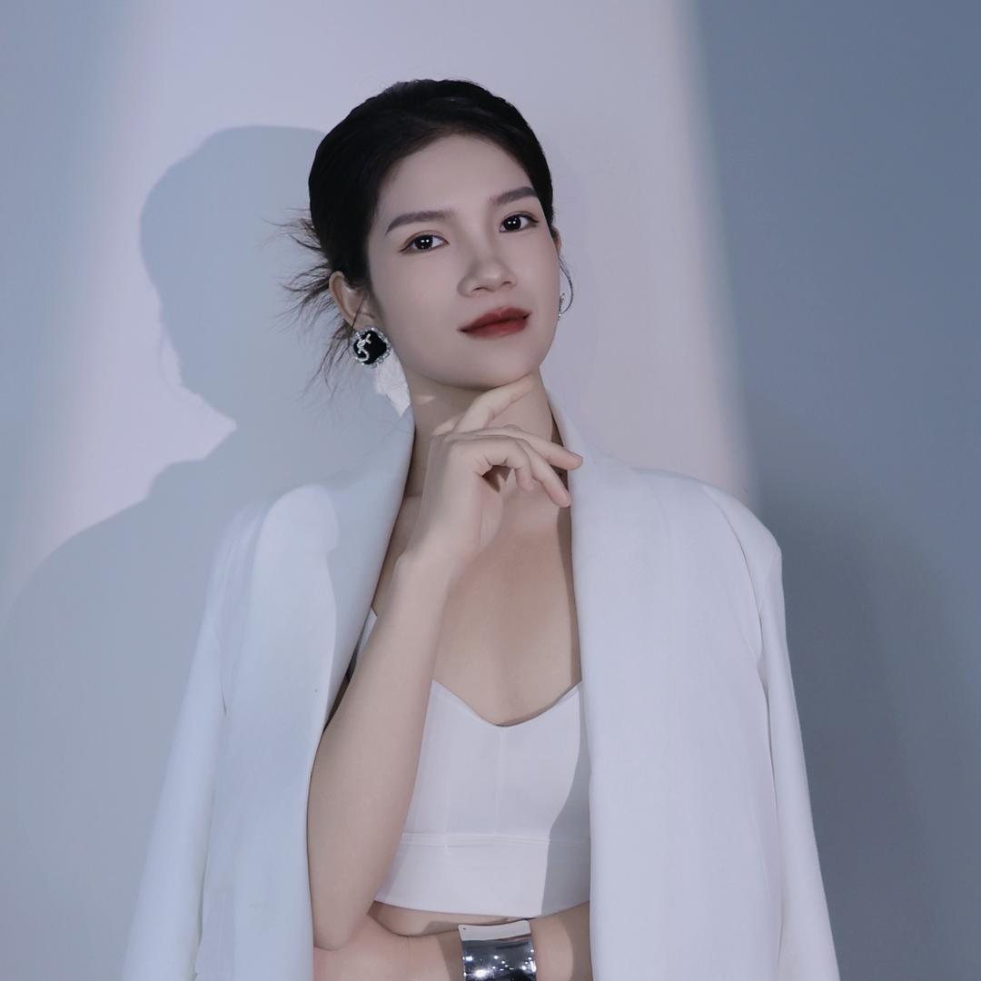 琪娜忙忙滴