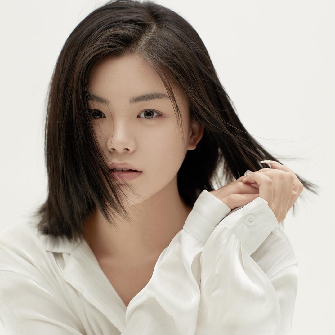 小咸认真带娃