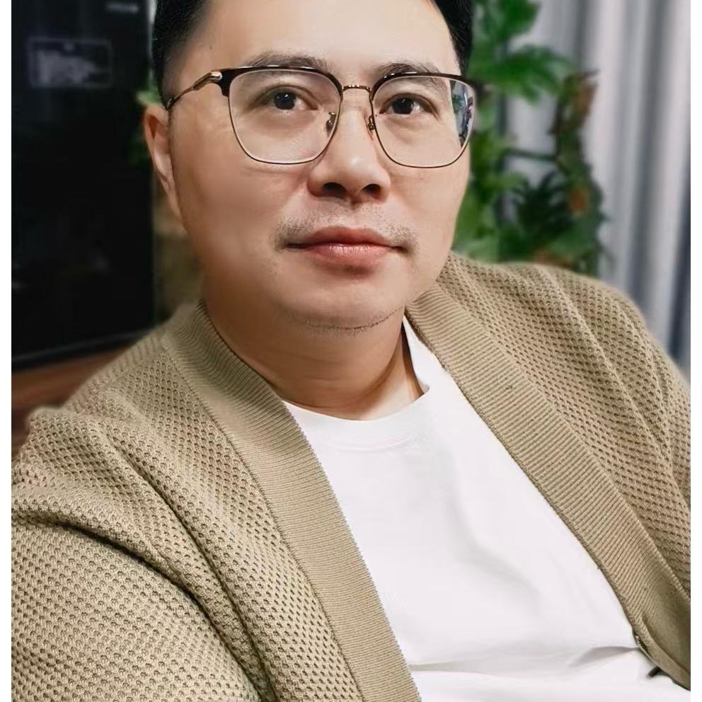 是设计师老何啊