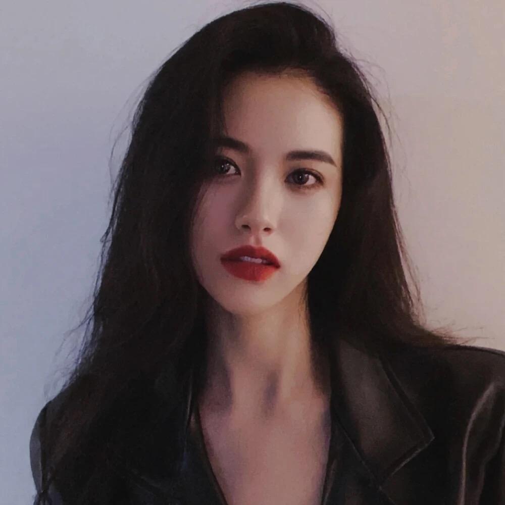 是曼曼吖~