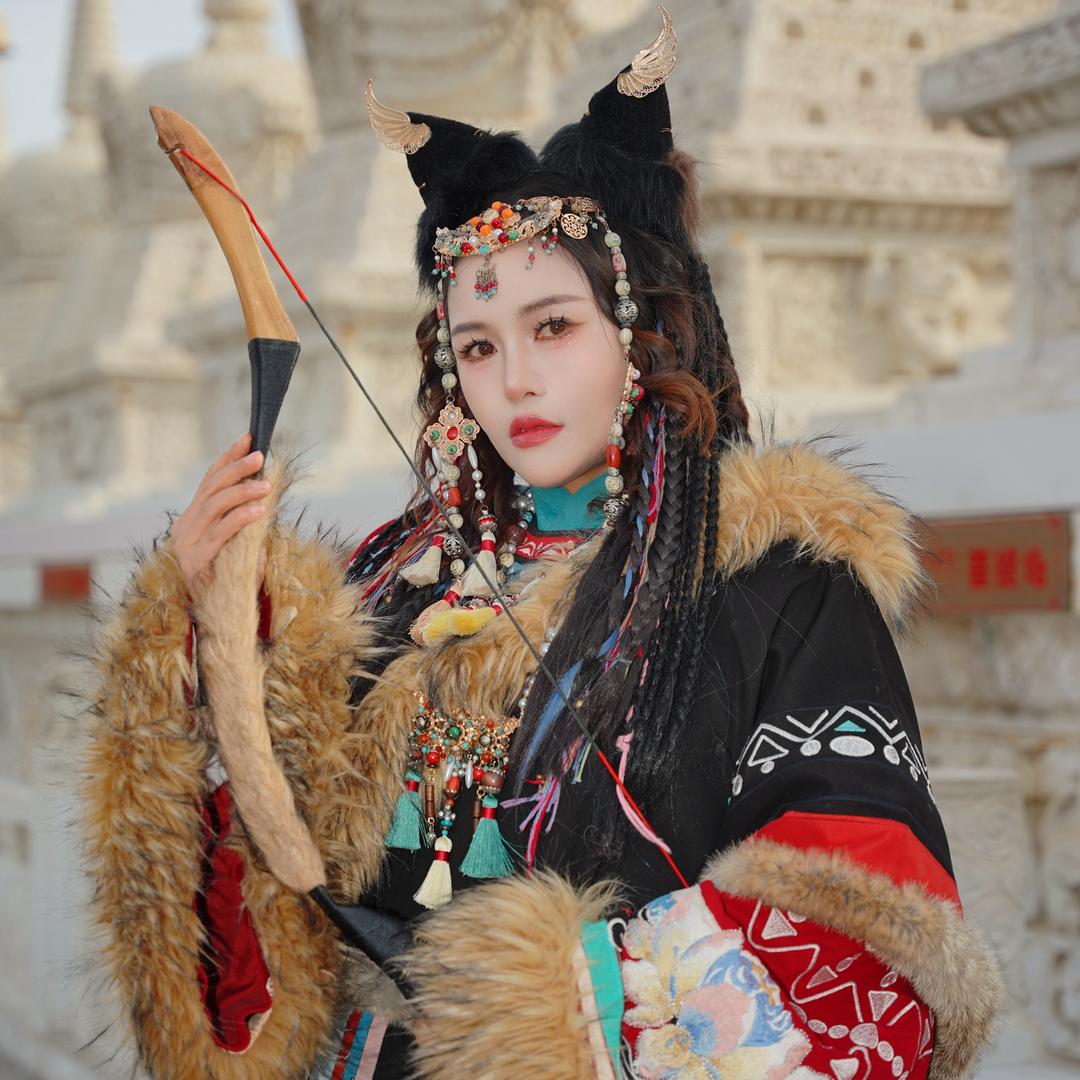呼市得高地板  熊二