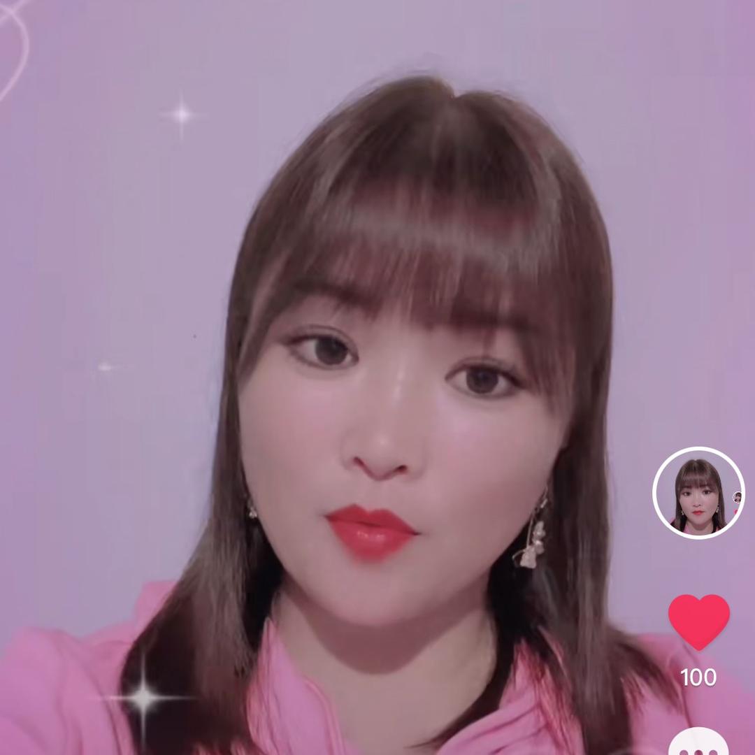 笑而不语，梅