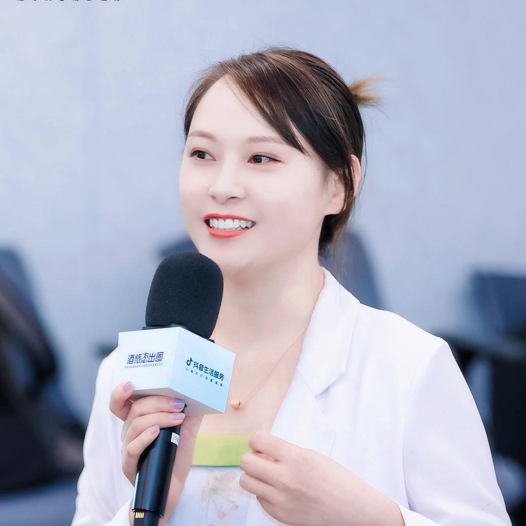 娜娜 行走看世界