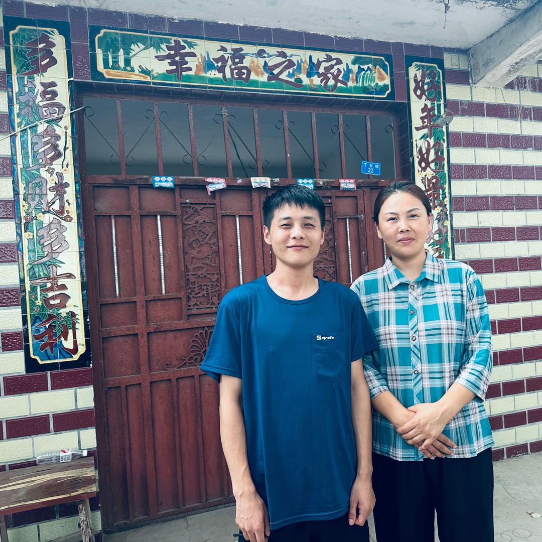 乡村母子爱唱歌（英子、小伟）