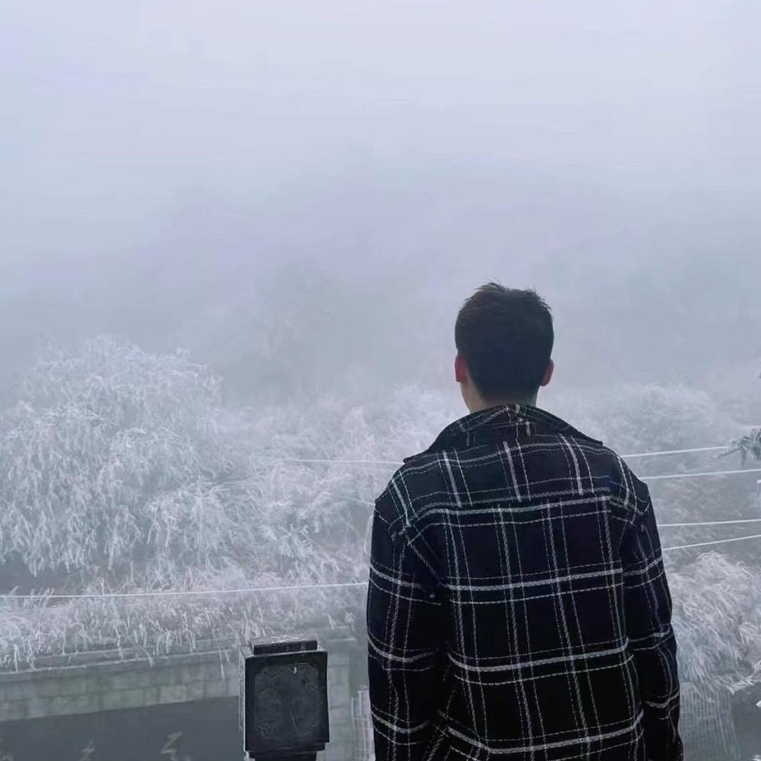 开心的小董