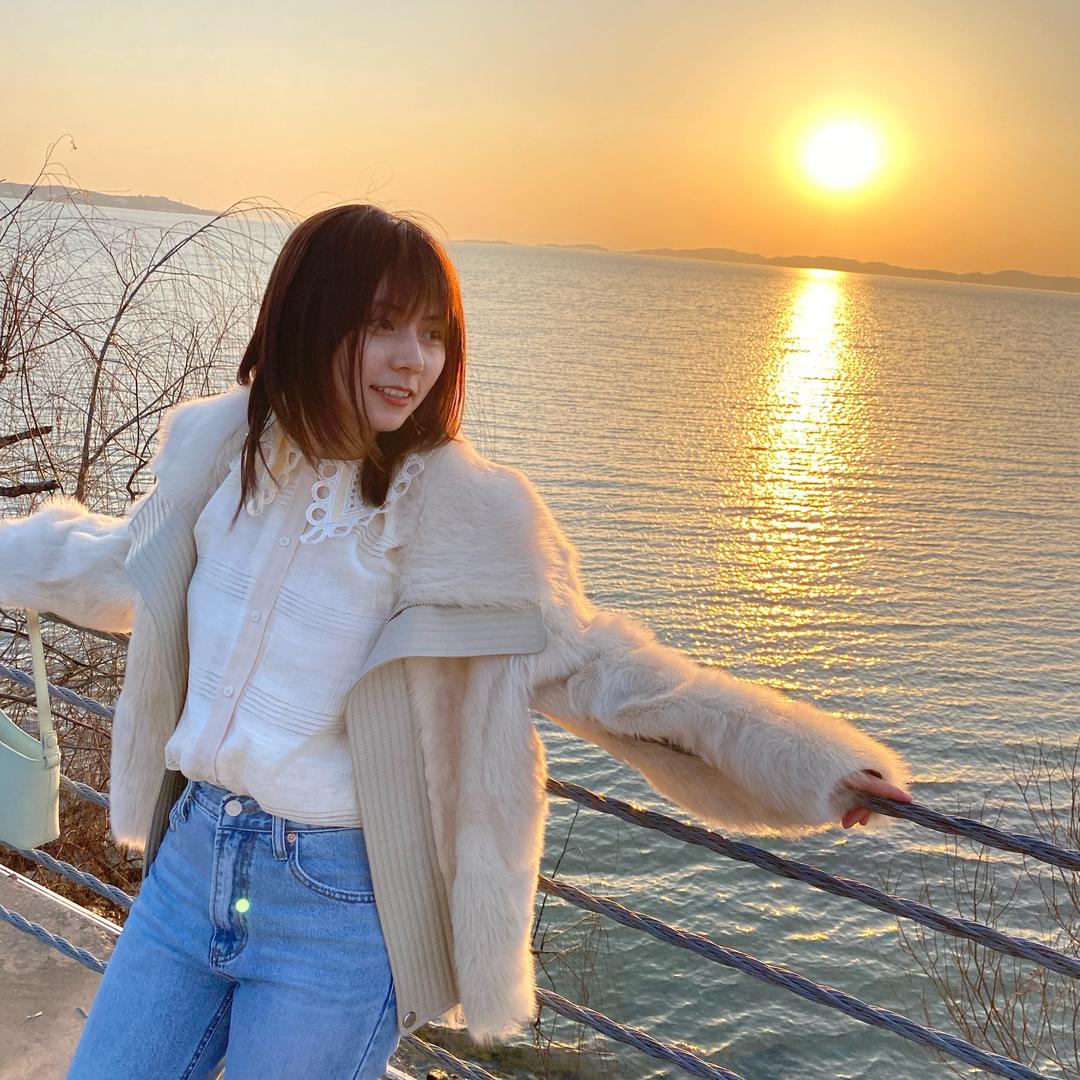 穿裙子👗的Emily