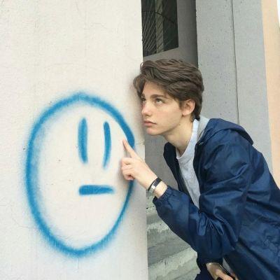 亿玮
