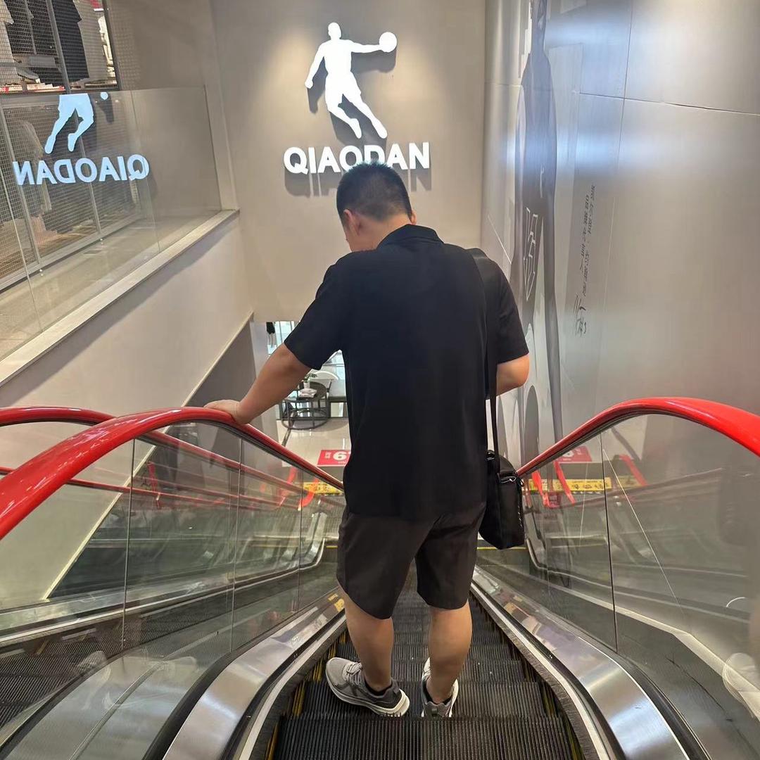 乔丹QIAODAN（太原柳折）小张