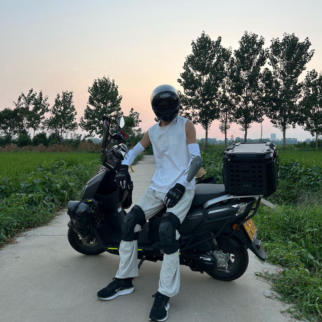 骑uy的小颜