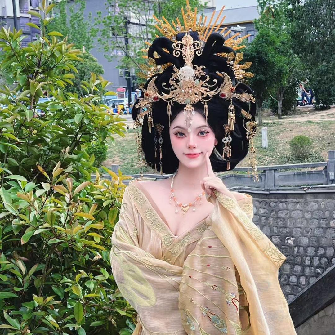 织云间化妆师婷婷