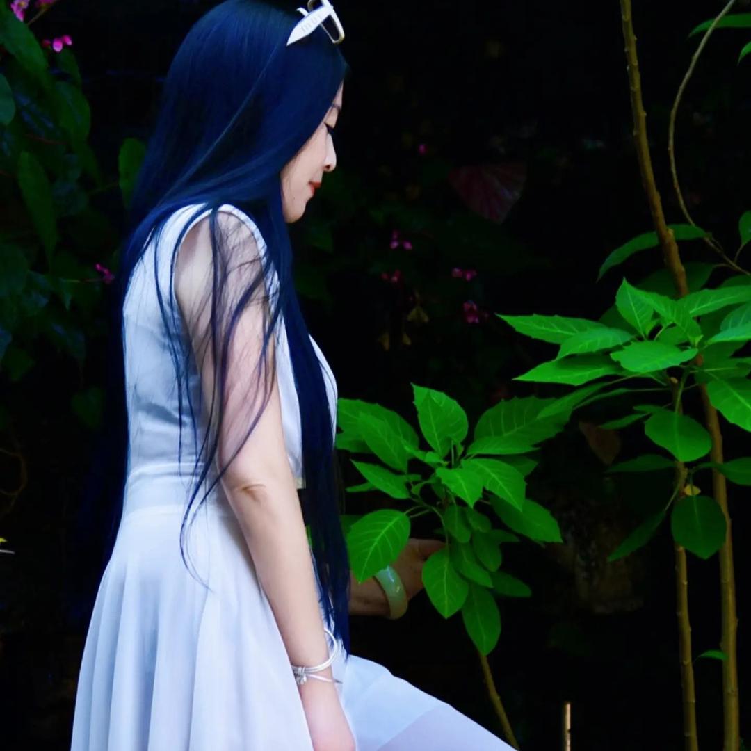 君君二姐浅笑安然。。。。。