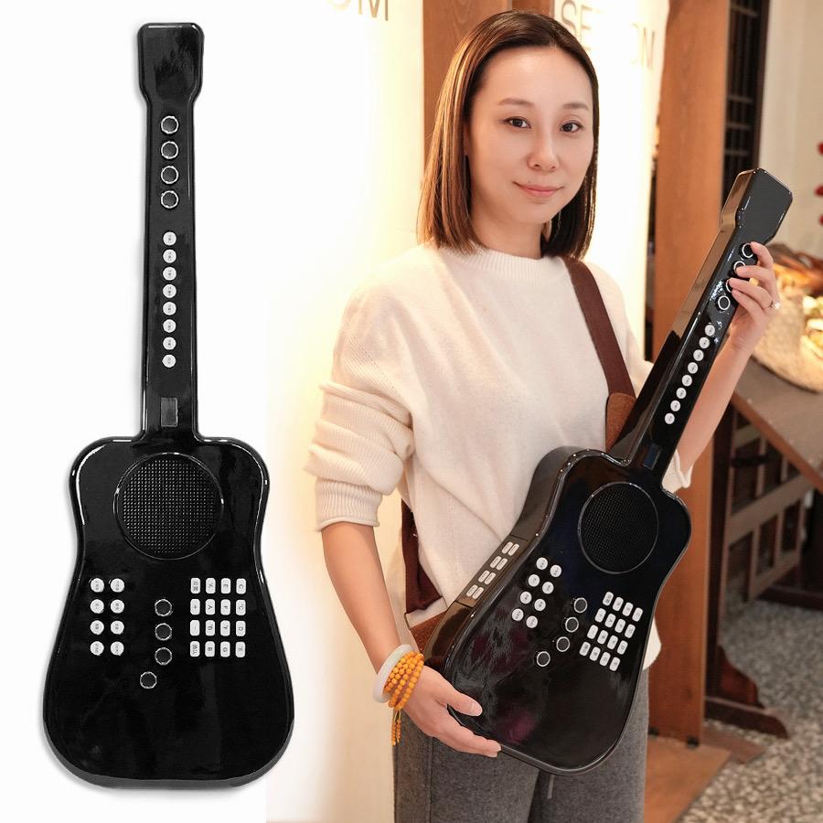 娜娜练琴