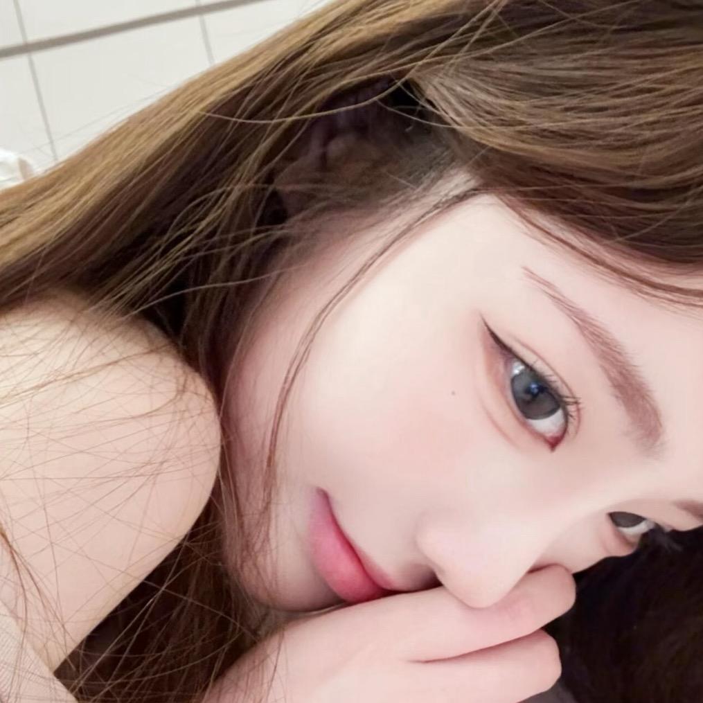 小u^